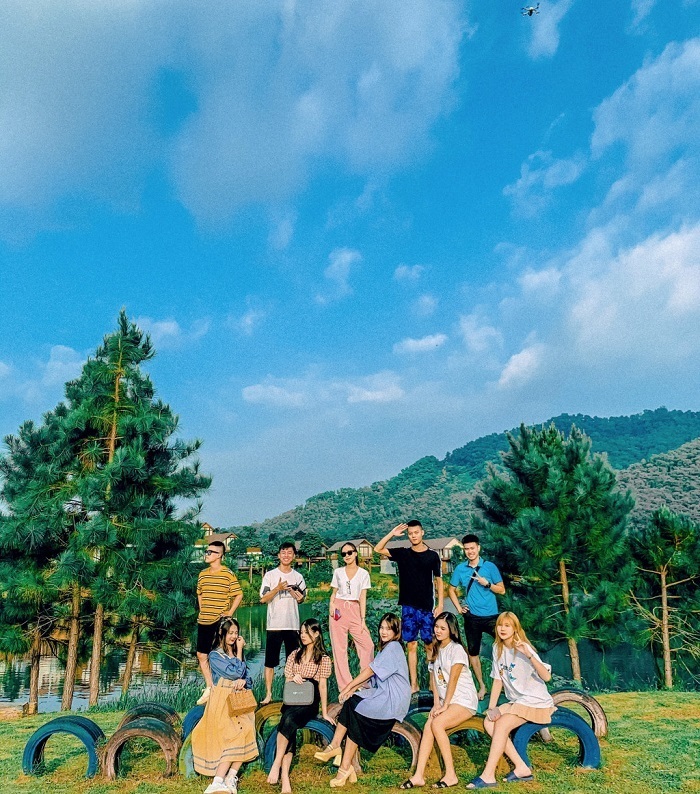 Tổ chức team building tại thung lũng Bản Xôi.