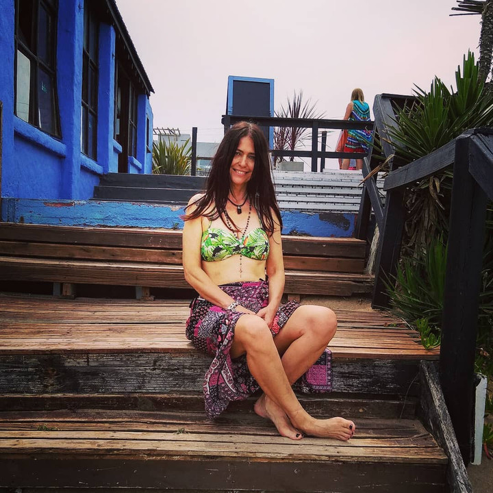 Ngoài ra, bà có sở thích đi du lịch để khám phá những cảnh quan, con người và nền văn hóa mới. Về âm nhạc, bà Alejandra Rodríguez yêu tango, nhạc Mỹ Latinh và những ca từ sâu lắng, đầy chất thơ.