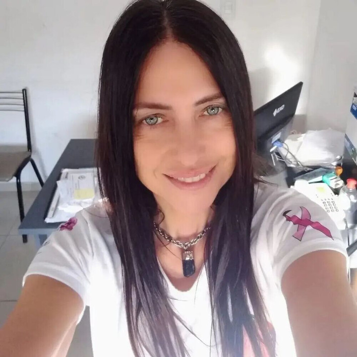 Dù vậy, chiến thắng của cụ bà cũng nhận nhiều ý kiến trái chiều từ cộng đồng. Một số người bày tỏ lo ngại về việc ban tổ chức có thể đang lợi dụng hình ảnh của thí sinh cao tuổi để thu hút sự chú ý. Tuy nhiên, cũng có những bình luận cho rằng chiến thắng của bà hoàn toàn xứng đáng, là minh chứng cho vẻ đẹp không tuổi.