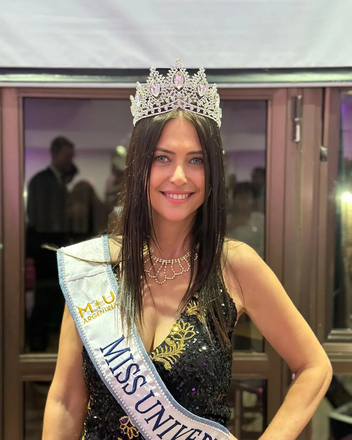 Tối 22/4, cuộc thi Miss Universe Buenos Aires (Thủ đô Argentina) 2024 đã diễn ra tại một khách sạn ở địa phương với sự tham gia của 35 thí sinh. Chiến thắng chung cuộc thuộc về bà Alejandra Rodríguez, đến từ thành phố La Plata. Bà là một trong những thí sinh lớn tuổi nhất cuộc thi năm nay.
