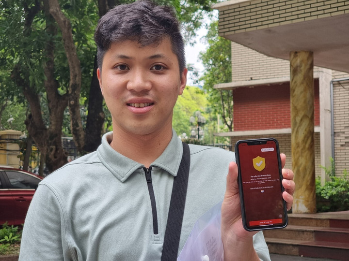 Một công dân đăng ký nộp hồ sơ xin cấp lý lịch tư pháp thành công trên ứng dụng VNeID.