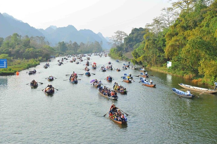 Khám phá chùa Hương