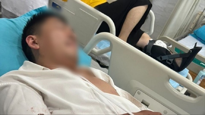 Anh Võ Thành Luân bị chém vào 2 tay.