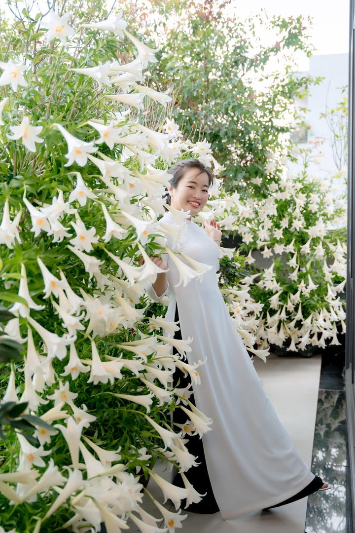 Do sắp hết mùa hoa loa kèn nên chị Liên muốn "chơi lớn".