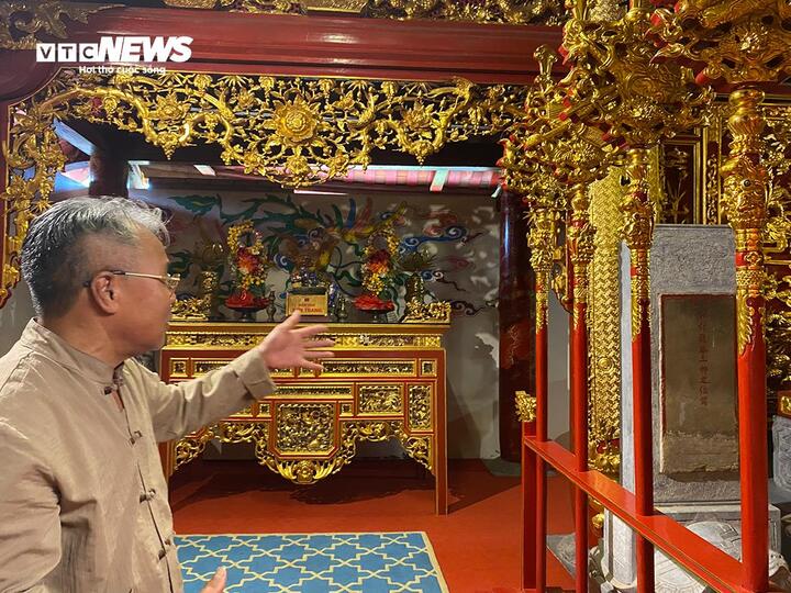 Ngoài ra, nơi đây còn thờ Long thần thổ địa của bản thôn và các vị tiên công của những dòng họ đã có công đến khai khẩn vùng đất này.