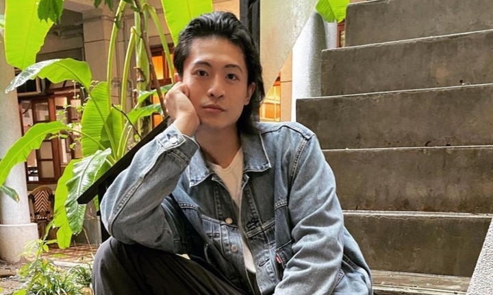 Ngoại hình phong trần của Harry Lu hiện tại.