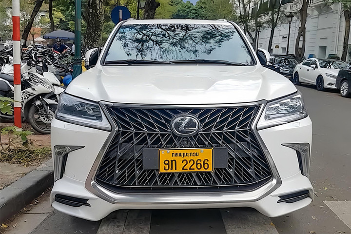 Bộ Công an sẽ thực hiện việc cấp phép cho các phương tiện cơ giới nước ngoài và người nước ngoài điều khiển phương tiện được tham gia giao thông trong lãnh thổ Việt Nam. (Ảnh: Vietnamnet)