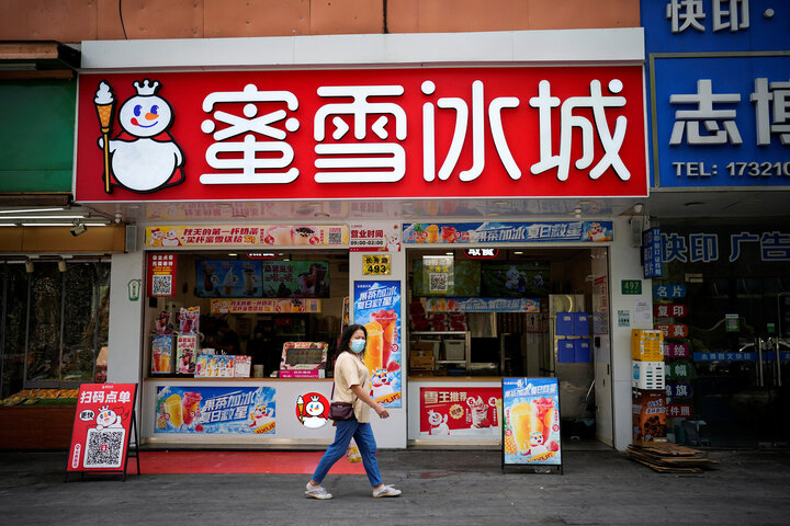 Một cửa hàng Mixue ở thành phố Thượng Hải. (Ảnh: Reuters)