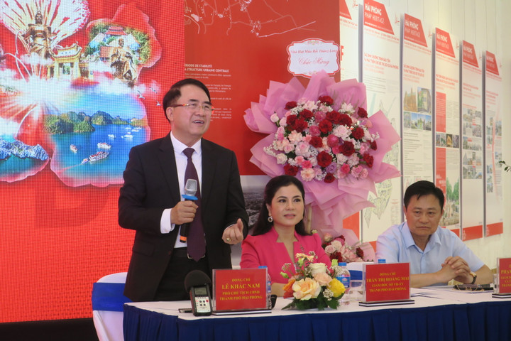 Phó Chủ tịch UBND TP Hải Phòng Lê Khắc Nam thông tin về lễ hội.