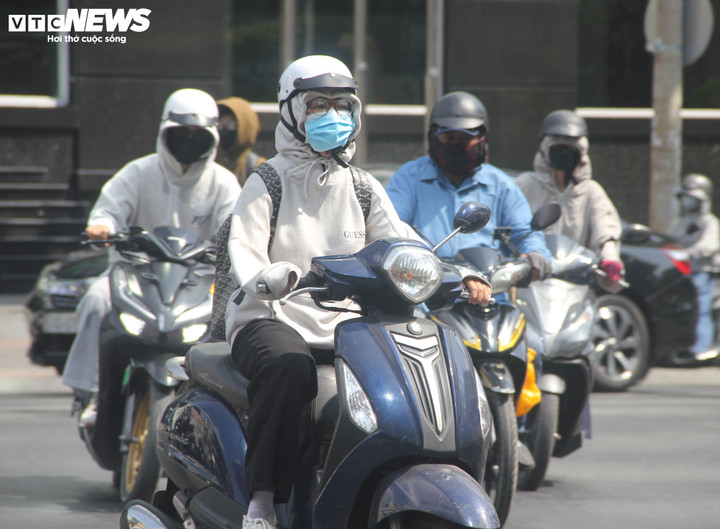 Thời tiết TP.HCM hôm nay 26/4, nhiều mây, có nơi nắng nóng gay gắt với nhiệt độ cao nhất khoảng 38 độ C.