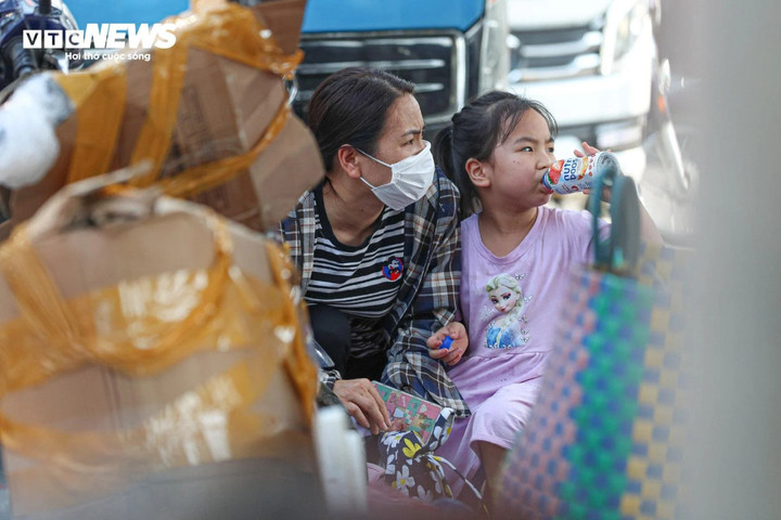 Nắng nóng gay gắt tiếp tục bao trùm các vùng miền trong ngày 28/4. (Ảnh minh hoạ: Viên Minh)