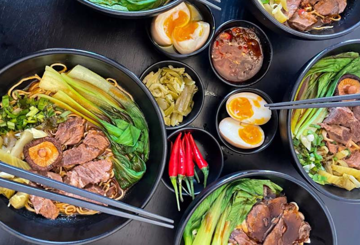 Đồ ăn tại Vua Mì - Mì Bò Đài Loan.