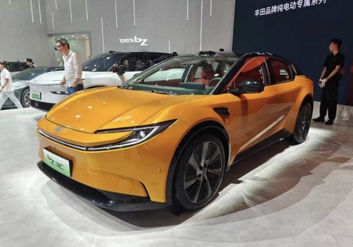 Toyota trình làng bộ đôi xe điện hoàn toàn mới tại Trung Quốc - 10