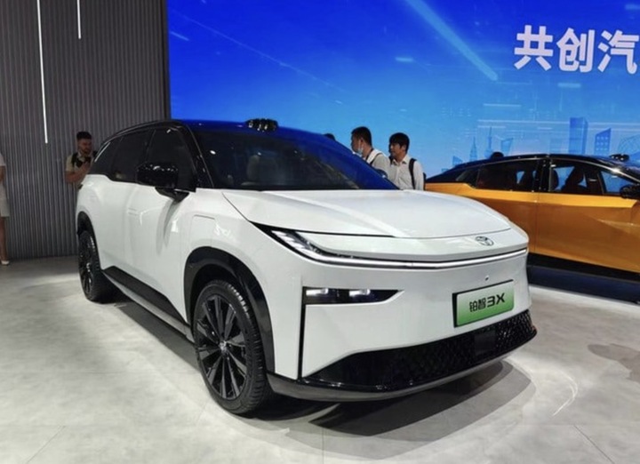 Toyota trình làng bộ đôi xe điện hoàn toàn mới tại Trung Quốc - 6