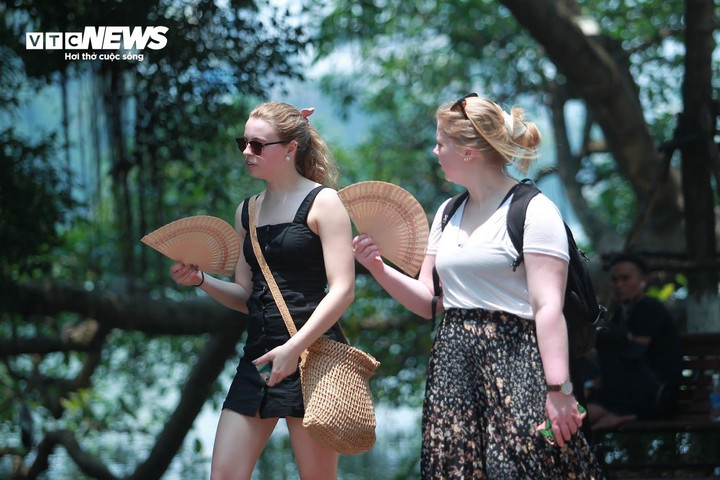 Dự báo trong 24 đến 48 giờ tới, Sơn La, Hòa Bình và từ Thanh Hóa đến Phú Yên nắng nóng đặc biệt gay gắt. (Ảnh minh họa: Huy Nhi)