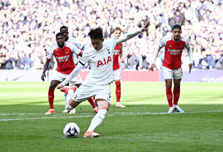 Son Heung-min thắp hy vọng cho Tottenham. (Ảnh: Reuters)