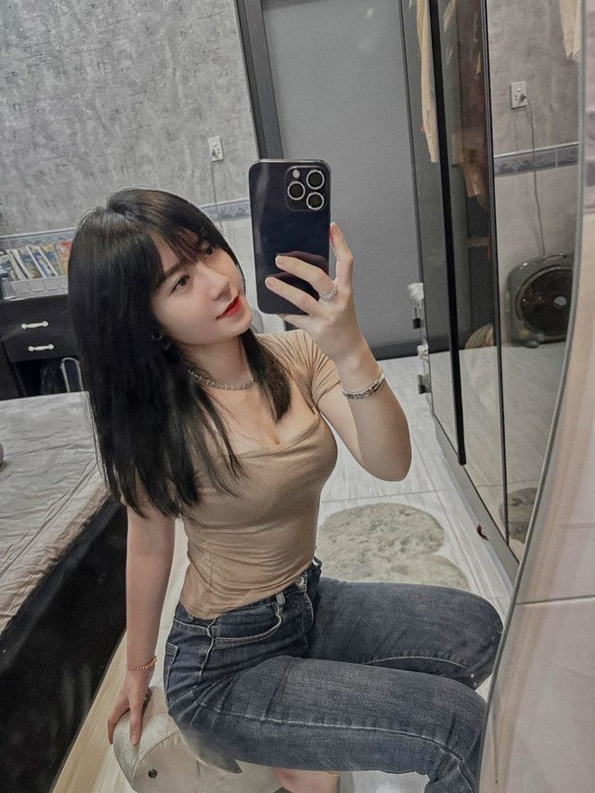 Sinh ra trong gia đình có truyền thống kinh doanh, Otani được truyền dạy nhiều kinh nghiệm, kiến thức về các loại vỏ xe, lốp xe ô tô. Hiện tại, cô phụ trách quản lý sổ sách tại cơ sở kinh doanh vỏ lốp, mâm xe của bố mình. Dù vướng phải nhiều chuyện bi hài nhưng Otani cảm thấy biết ơn cái tên bố đã đặt cho mình. (Ảnh: NVCC)