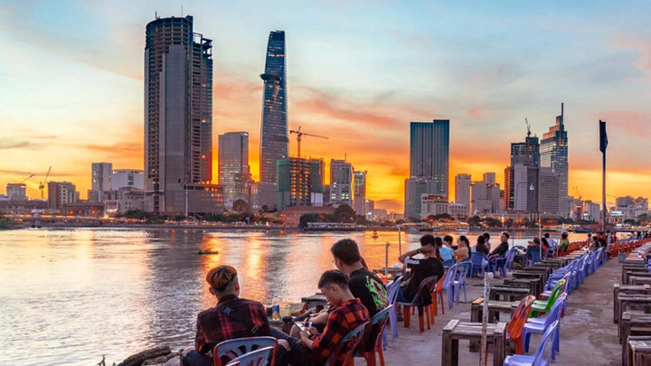 Điểm ngắm pháo hoa được giới trẻ TP.HCM chọn đầu tiên là khu công viên nóc hầm Thủ Thiêm. (Ảnh: Tico Travel)