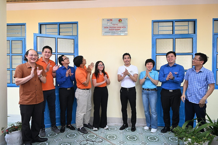 Đoàn FPT, Quỹ Hy Vọng và địa phương khánh thành trường mầm non Phình Giàng.