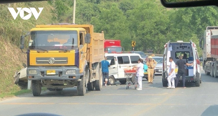 Hiện trường vụ TNGT ở Hữu Lũng, Lạng Sơn chiều 30/4.