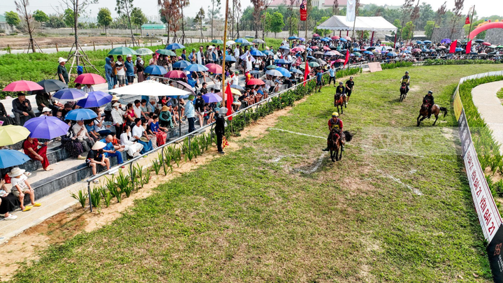 Giải Đua Ngựa Tây Bắc tại Shanrila Mường Lò tổ chức vào ngày 29/04 - 30/04.