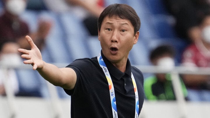 Huấn luyện viên Kim Sang-sik (Ảnh: Getty Images)