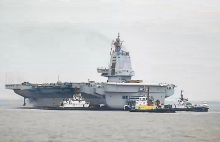 Trung Quốc bắt đầu thử nghiệm tàu sân bay Phúc Kiến trên biển. (Ảnh: CCTV)