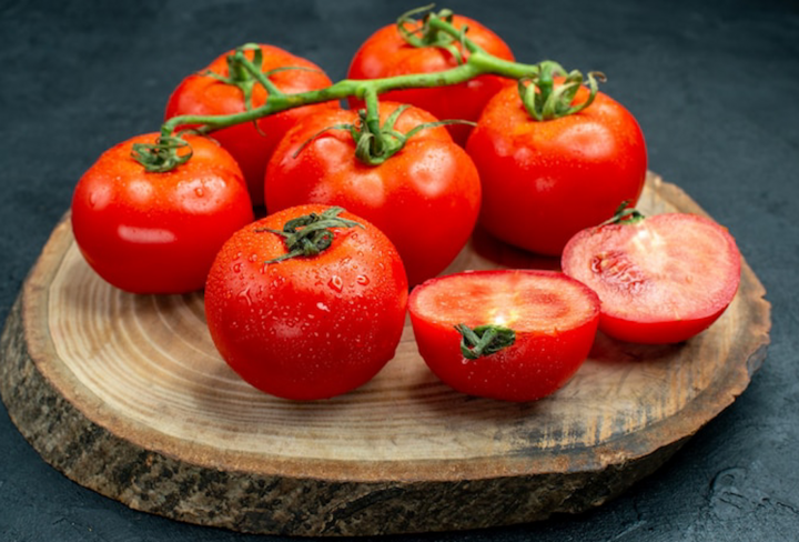 Cà chua rất tốt nhưng nấu chín hay uống nước ép cà chua tốt hơn được nhiều người quan tâm.