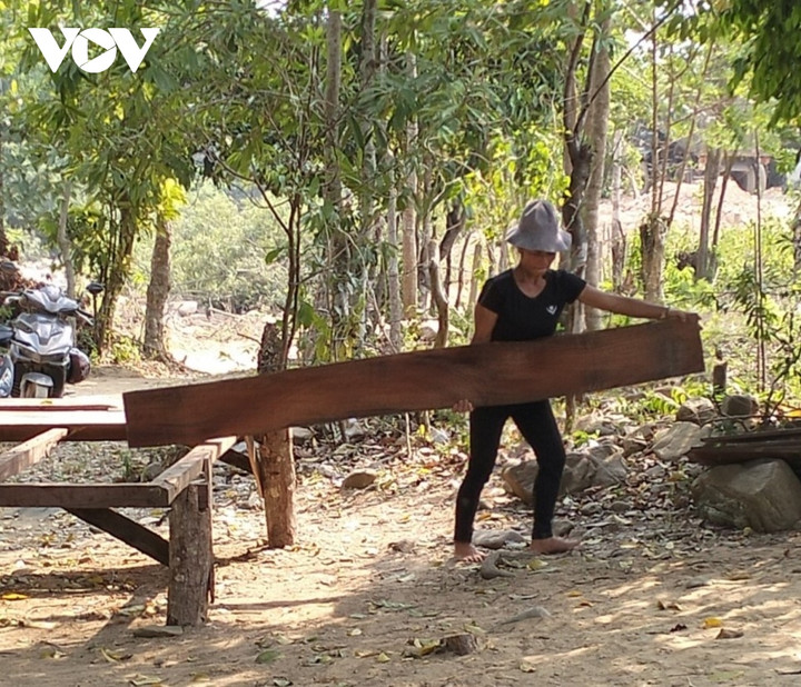 Yêu cầu tháo dỡ các lán trại tại khu du lịch tự phát