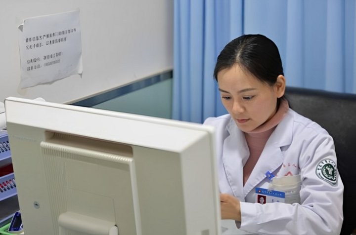 Độ tuổi kết hôn của bác sĩ Trung Quốc vào khoảng 30,7 tuổi. (Ảnh minh họa)