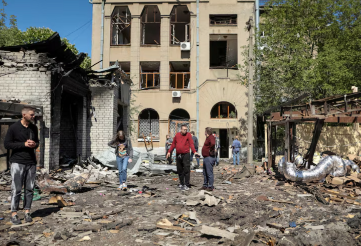 Một khu vực bị thiệt hại do chiến sự tại Ukraine. (Ảnh: Reuters)