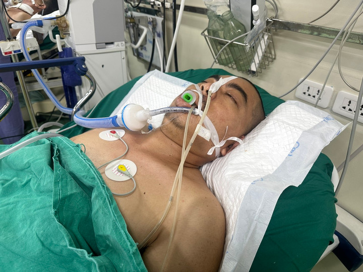 Anh Luyến hiện nằm điều trị tại Bệnh viện Hữu nghị Việt Đức.