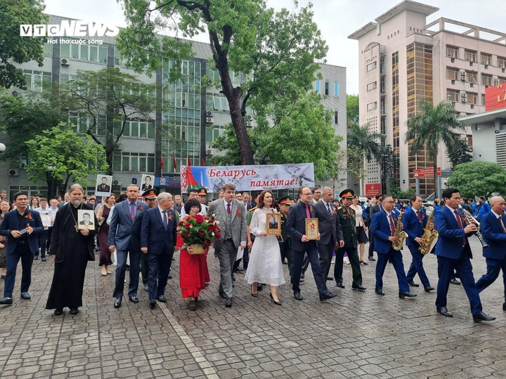 Diễu hành 'Binh đoàn bất tử' kỷ niệm 79 năm chiến thắng Chiến tranh Vệ quốc.