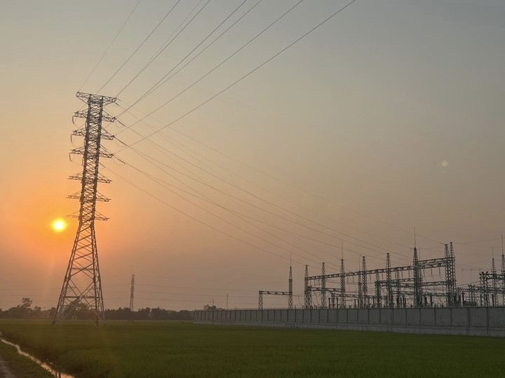 Đường dây 110kV từ TBA 220kV Phố Cao - TBA 110kV Hưng Hà đóng điện vượt tiến độ 3 tháng.