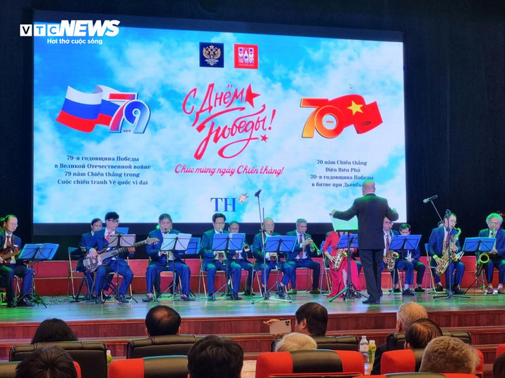 Các tiết mục văn nghệ trong chương trình.