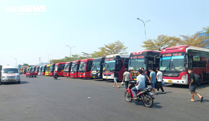 Một góc bến xe trung tâm Đà Nẵng.