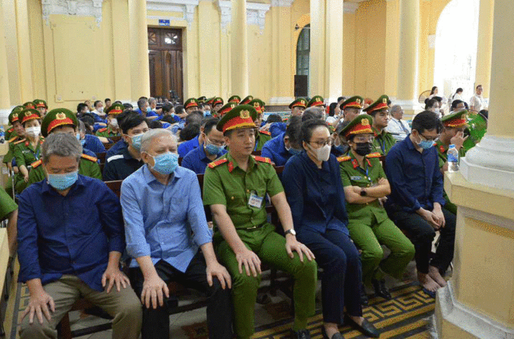 Các bị cáo tại tòa.