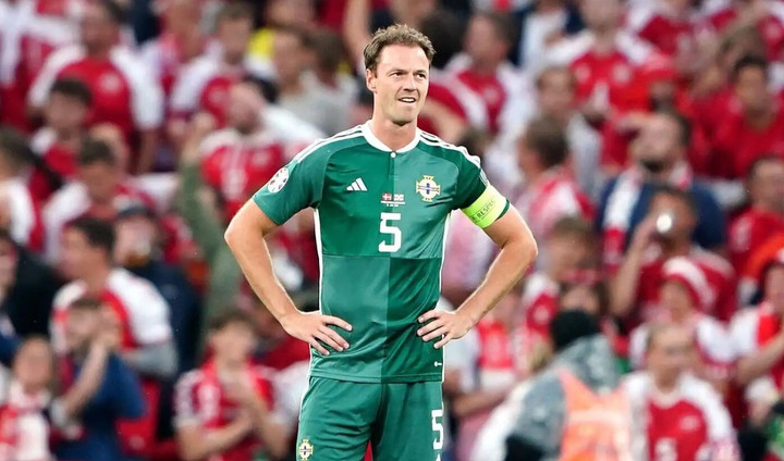 Hậu vệ Jonny Evans (Man Utd, Ireland, 2 triệu euro): Ở tuổi 36, Evans có thể đã bỏ lỡ giải đấu lớn cuối cùng trong sự nghiệp cầu thủ.