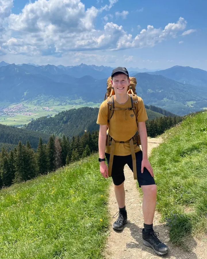 Khi không làm việc trên máy tính xách tay, Lasse dừng lại khắp Bắc Âu để tham quan. (Ảnh: Instgram nhân vật)