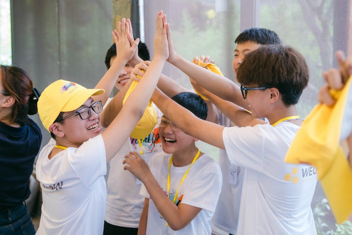 Học cách quản lý cảm xúc thông qua các hoạt động.