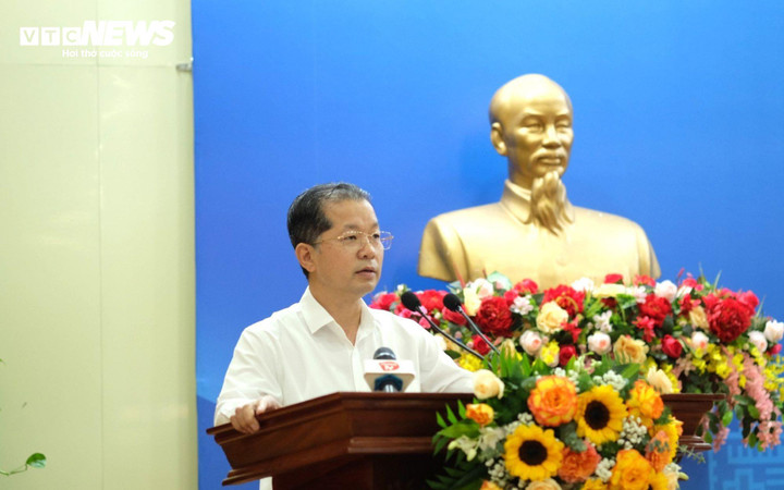 Ông Nguyễn Văn Quảng, Bí thư Thành ủy Đà Nẵng trả lời kiến nghị của công nhân, người lao động.