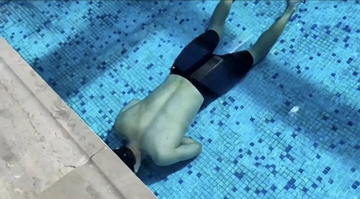Huấn luyện viên 25 tuổi gặp nạn khi tập nín thở dưới bể bơi trong ngày làm việc 26/4. (Ảnh: Sohu)
