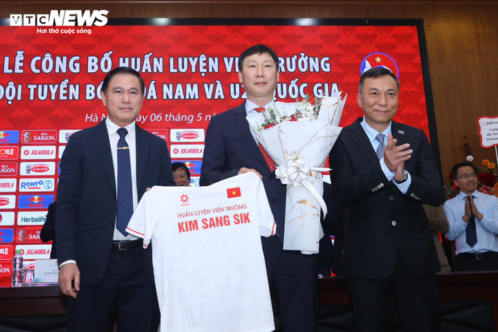 Trực tiếp ra mắt HLV tuyển Việt Nam Kim Sang-sik - 1