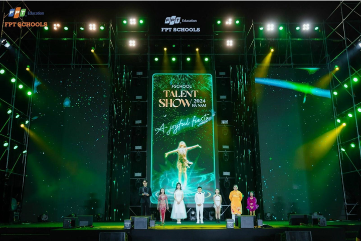 Hòa Minzy 'đốt cháy' sân khấu chung kết FSchool Talent Show Hà Nam 2024 - 1