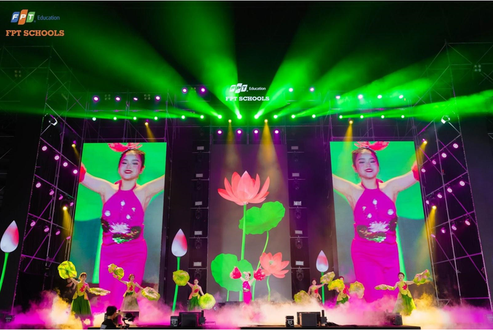 Hòa Minzy 'đốt cháy' sân khấu chung kết FSchool Talent Show Hà Nam 2024 - 3