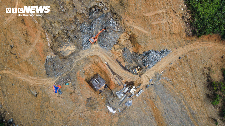 Hiện trường vụ sạt lở. (Ảnh: Trọng Tùng)