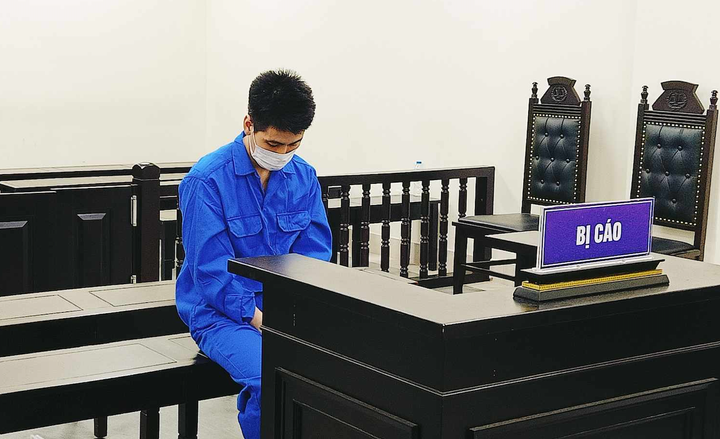 Bị cáo Nguyễn Duy Hưng tại tòa.