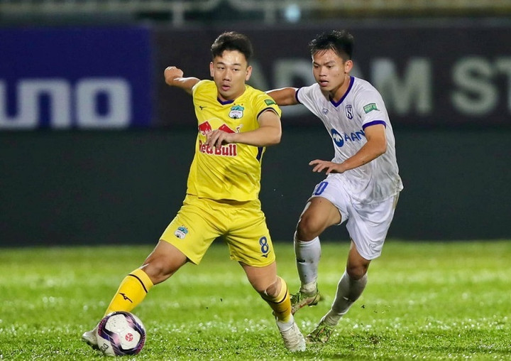 HAGL chạm trán SLNA tại giải V-League