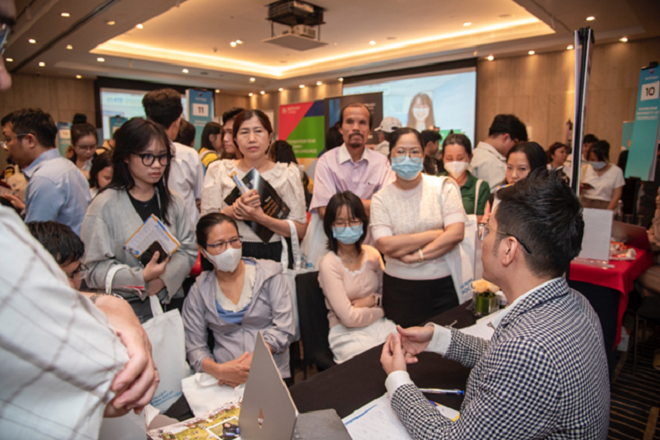 Tham gia hội thảo là cơ hội để thu thập thông tin và săn học bổng trực tiếp cùng đại diện trường.