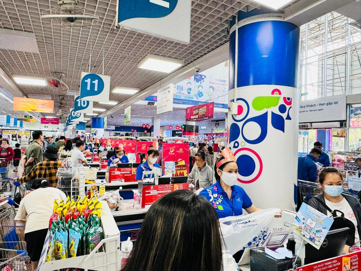 "Saigon Co.op 35 năm - Niềm tin gắn kết" tăng tốc về đích.